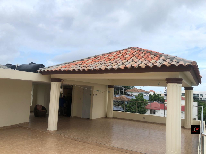 Casa de 3 Niveles en elRESIDENCIAL MIRADOR DEL OESTE, 425 Mts.2, 4 HABS., Terraza