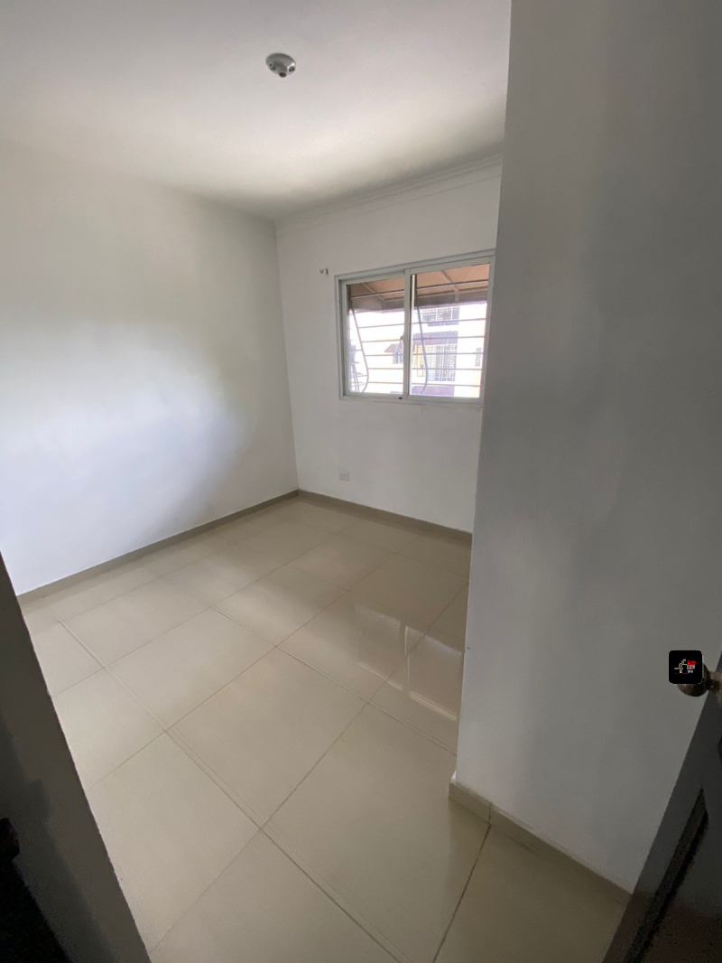 RD$5,500,000 Vendo apartamento en tercer nivel en sector Vista Hermosa