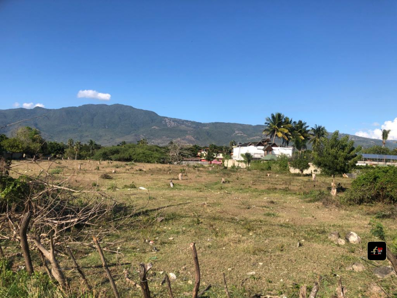 SE VENDEN 24 250 mts 2 de Terreno en La Autopista Santiago