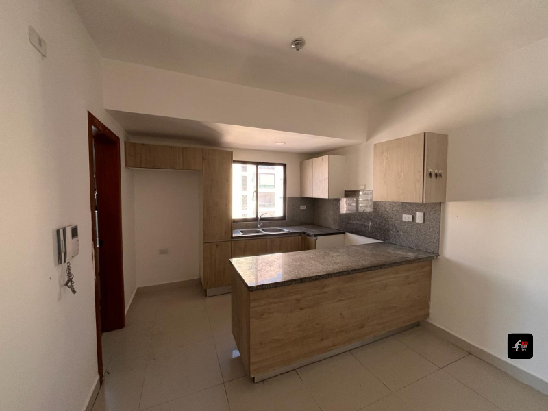 Apartamento listo de 3 habitaciones en venta ubicado en Ensanche Quisqueya - Excelente ubicación próximo a La 27 de Febrero