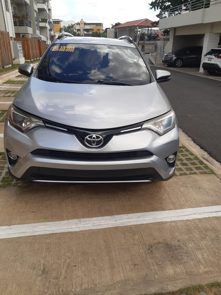 Se vende Toyota RAV4 2016 