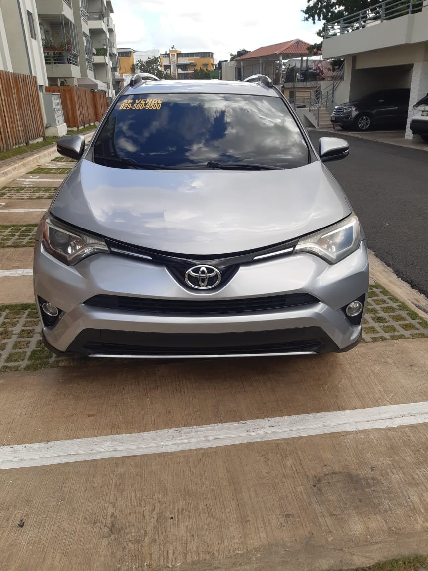 Se vende Toyota RAV4 2016 