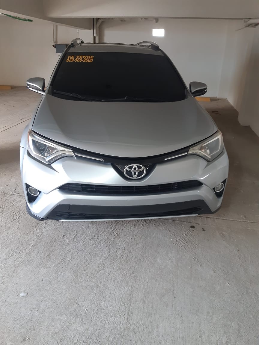 Se vende Toyota RAV4 2016 