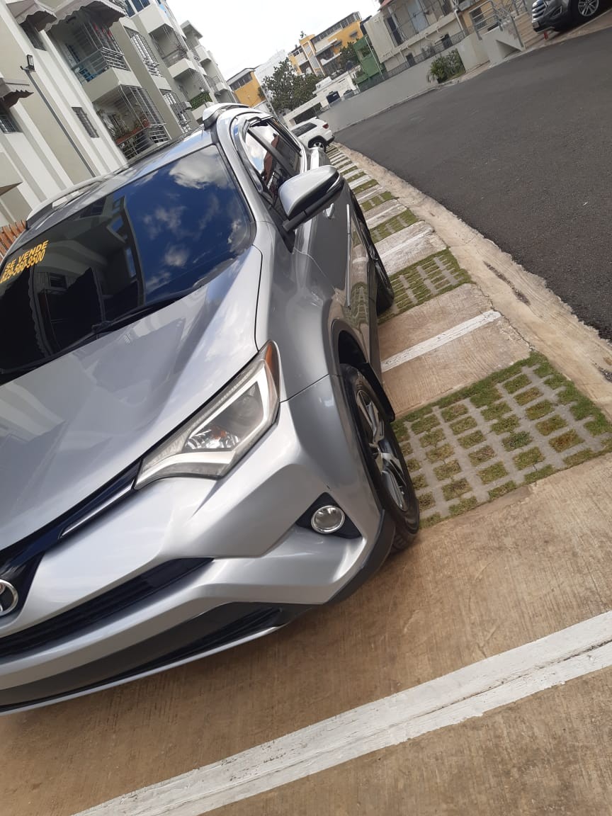 Se vende Toyota RAV4 2016 