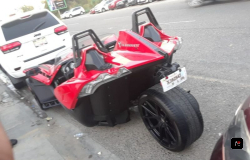 Polaris rojo chulisimo en alquiler, rentalo ya! 