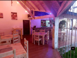 Se vende negocio de restaurante con bar