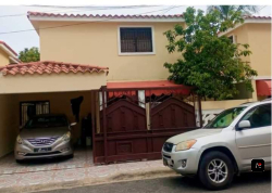 Casa en Santo Domingo este Zona Oriental