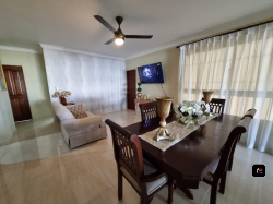 Hermoso yamplio apartamento en venta. Gazcue, Distrito Nacional