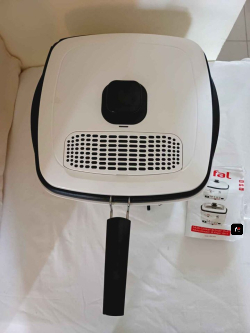 Freidora de aire caliente T-FAL. Capacidad