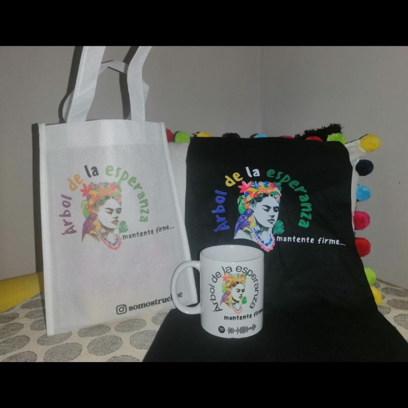 Franelas personalizadas de tu preferencia incluye taza,franela y funda ecolÃ³gica 