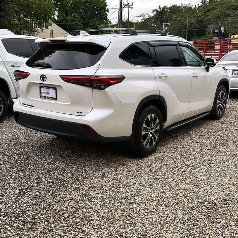 TOYOTA HIGHLANDER 2021 XLE