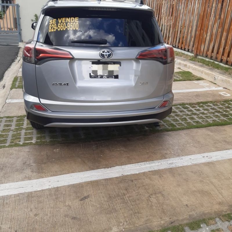 Se vende Toyota RAV4 2016 