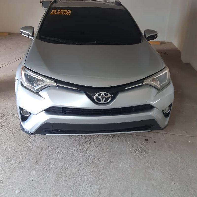 Se vende Toyota RAV4 2016 